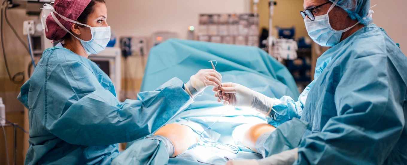 Direct Anterior vs. Posterior Approach in Total Hip Replacement: What Patients Should Know